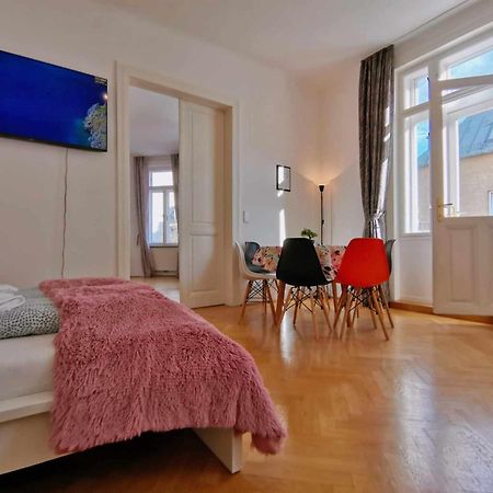 Central And Round 3 Minutes To City Shopping Center And Schoenbrunn Palace Vienna Exterior photo